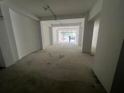 North Canal Road (D1), Retail #567693511